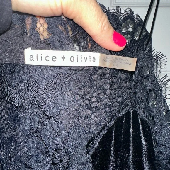 Alice + Olivia Black Velvet and Lace Slip Dress.
Excellent condition. - Picture 3 of 6
